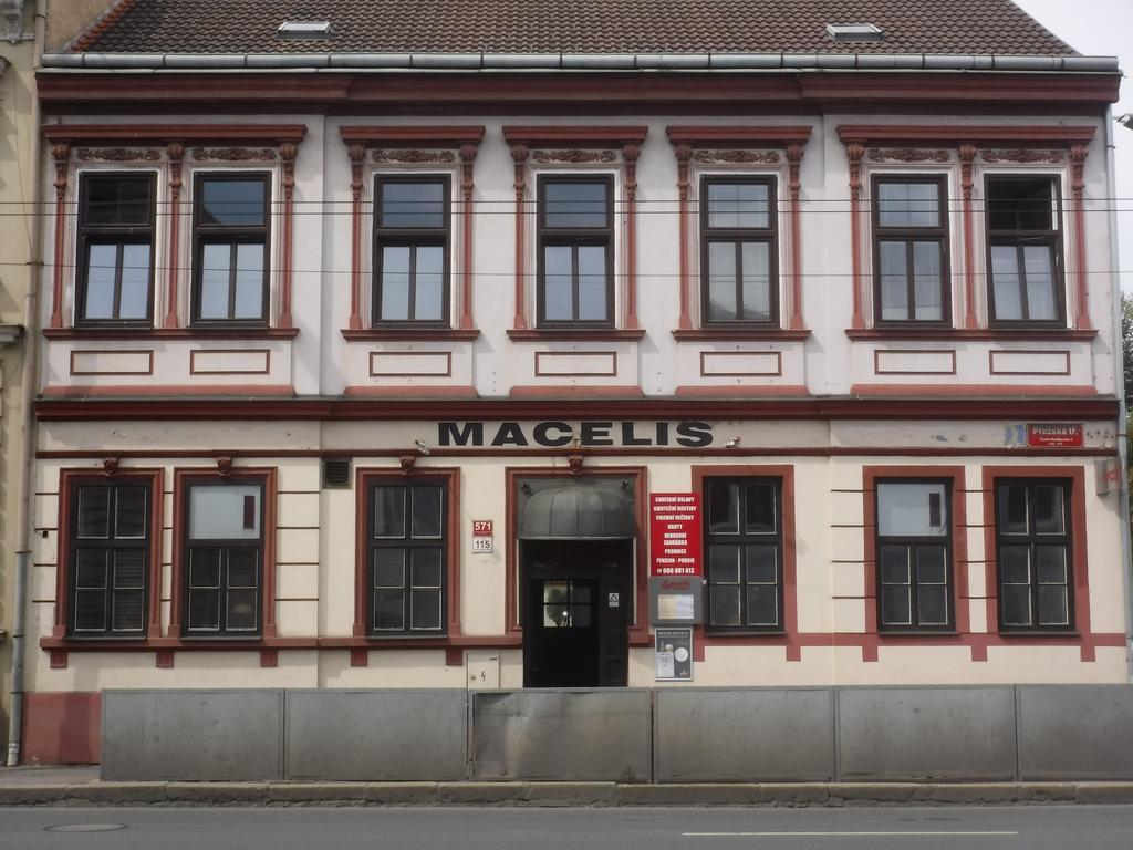 Pension Macelis 捷克布杰约维采 外观 照片